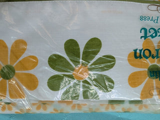 Margaret - twin Top Sheet - Golden yellow and avocado Green flowers - original packaging - Artful Accumulator Boutique Vintage