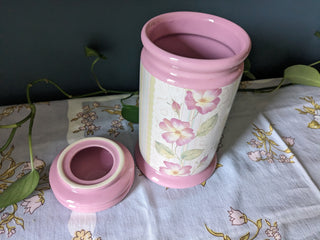 Pot de rangement en céramique rose avec couvercle et motif floral des années 90