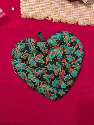 Christmas Heart-shaped Pot Holder with bow, berries, hearts, and holly
