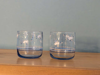 Short dusty blue juice glasses with pink flowers (set of 2)