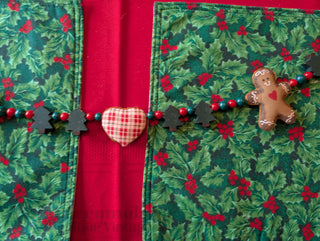 Garland 68 inches: Gingerbread, plaid hearts, wooden christmas trees, and plastic beads