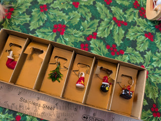 party set of 5 Christmas-themed wine charms made from lamp-worked glass