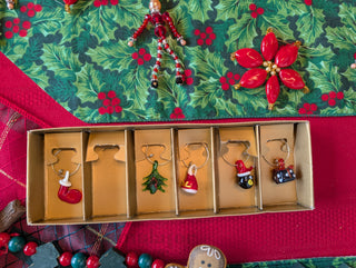 party set of 5 Christmas-themed wine charms made from lamp-worked glass
