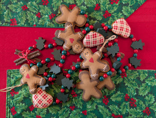 Garland 68 inches: Gingerbread, plaid hearts, wooden christmas trees, and plastic beads
