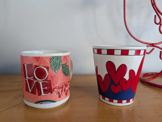 CHOICE: Valentine's Day mugs L O V E or HEARTS