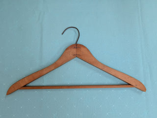 Boutique de vêtements B&amp;B, cintre en bois, Jamaica, NY