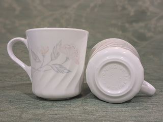 set of 2, Corelle mugs, pink trio pattern