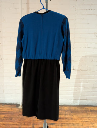 Blue & black patterned vintage sweater dress with belt, gold buttons